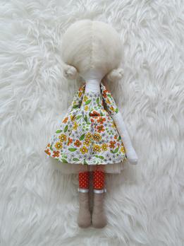 Autorská bábika v kvetinových šatách thumb