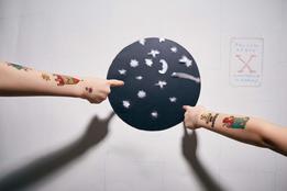 Kresky, dočasné tetovačky - vesmírne thumb