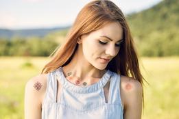 Kresky, dočasné tetovačky - krížikové thumb