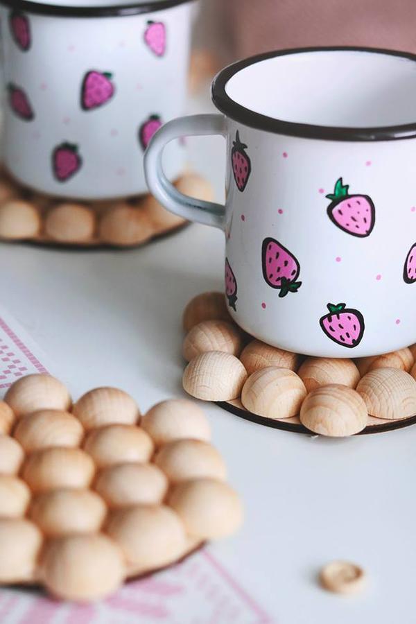 Smaltovaný hrnček - jahody