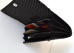 Peňaženka čierna bodkovaná s motýľom 16 cm thumb