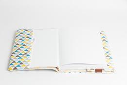 Obal na knihu otvárací - triangles modrý thumb