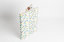 Obal na knihu otvárací - triangles modrý thumb