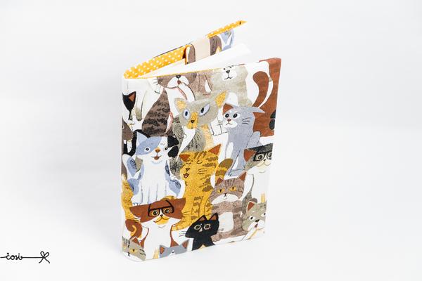 Obal na knihu otvárací - mačky menší