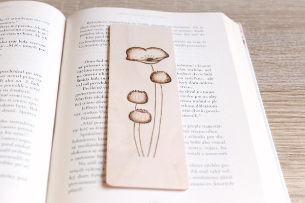 Drevená záložka - makovice