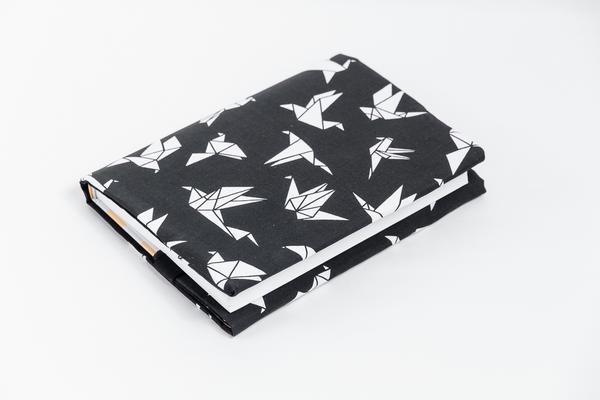 Obal na knihu otvárací - origami na čiernej