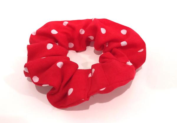 Scrunchie gumička - červená väčšie bodky