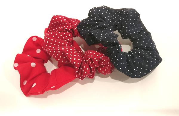 Scrunchie gumička - červená menšie bodky