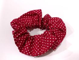 Scrunchie gumička - červená menšie bodky thumb