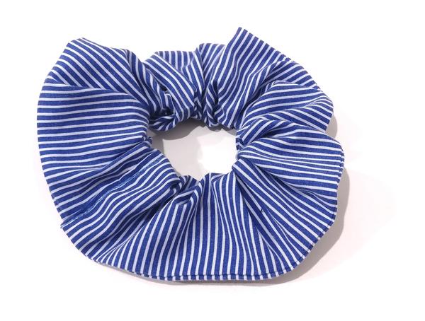 Scrunchie gumička - modrá pásikavá