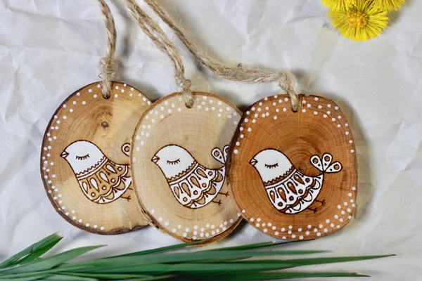 Závesná drevená ozdoba - vajíčko s vtáčikom