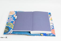 Obal na knihu otvárací - listy na modrom thumb