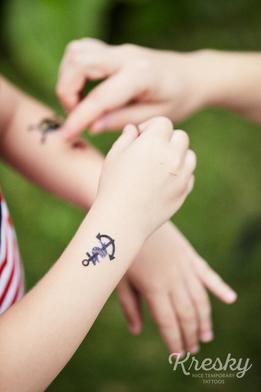 Kresky, dočasné tetovačky - Pirátske thumb