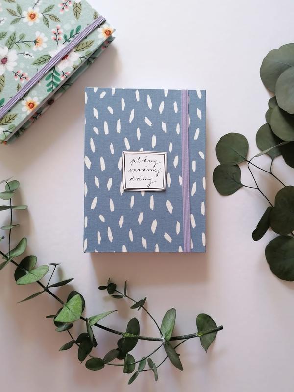 Diár 2022 - plány správnej dámy