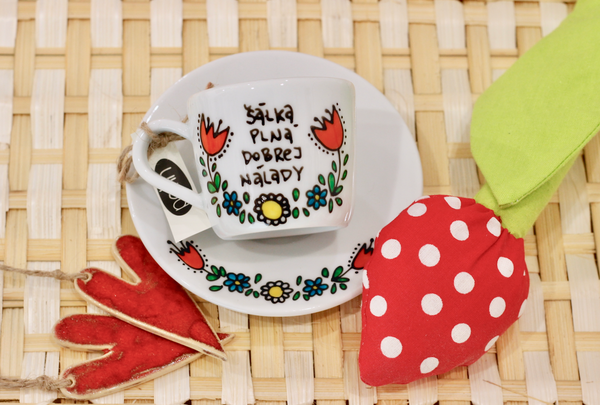 Porcelánová šálka s podšálkou - šálka plná dobrej nálady