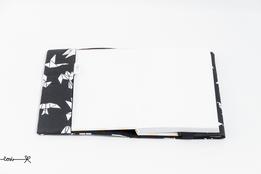 Obal na knihu otvárací - origami na čiernej thumb