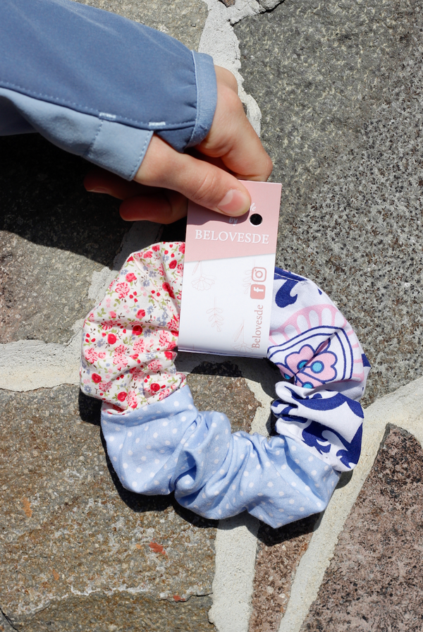 Scrunchie gumička - modroružová romantická