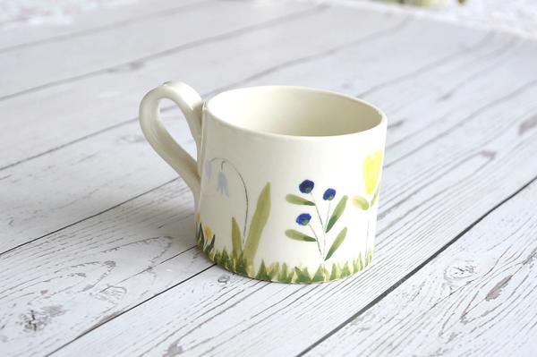 Keramická šálka Nežná lúka