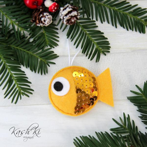 Závesná ozdoba - kapor zlatý