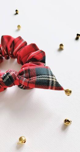 Vianočná rolničková recy-scrunchie červená thumb