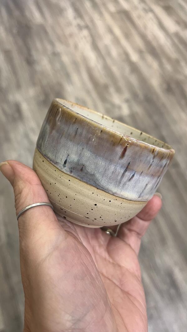 Keramická šálka Fialovohnedá